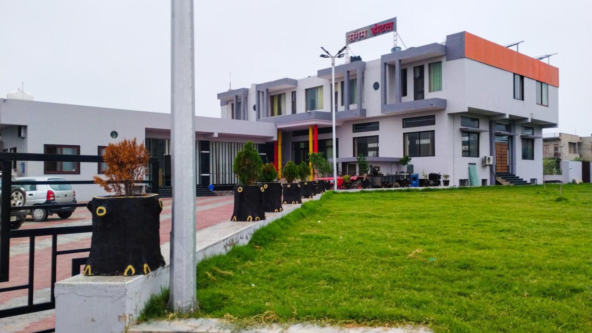 Sangam Hotel Chirawa Exteriér fotografie