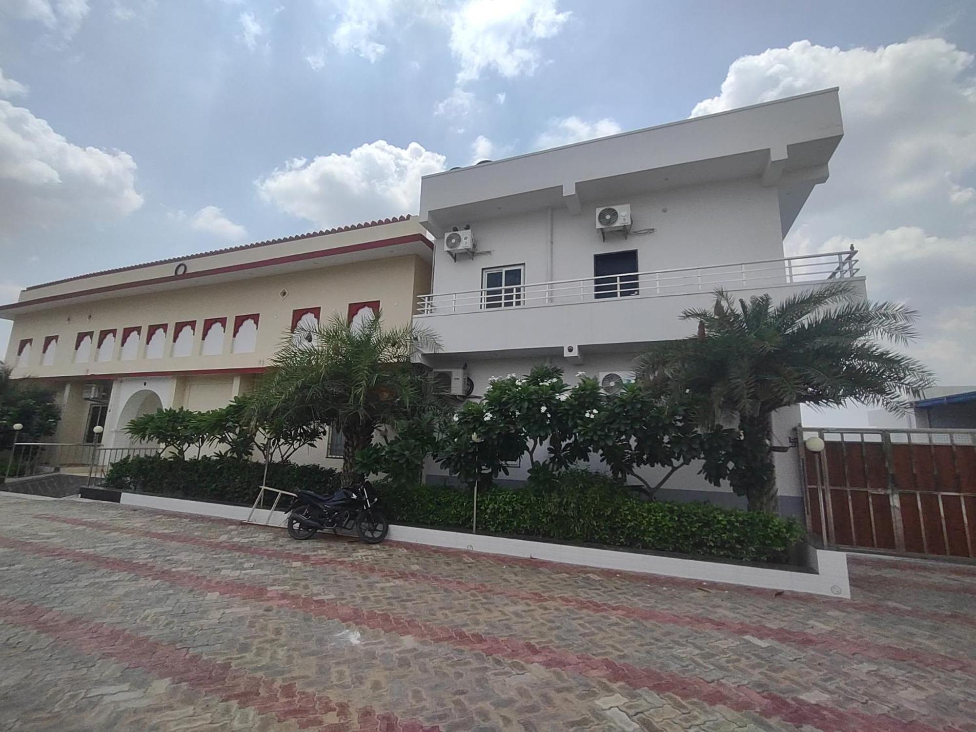 Sangam Hotel Chirawa Exteriér fotografie
